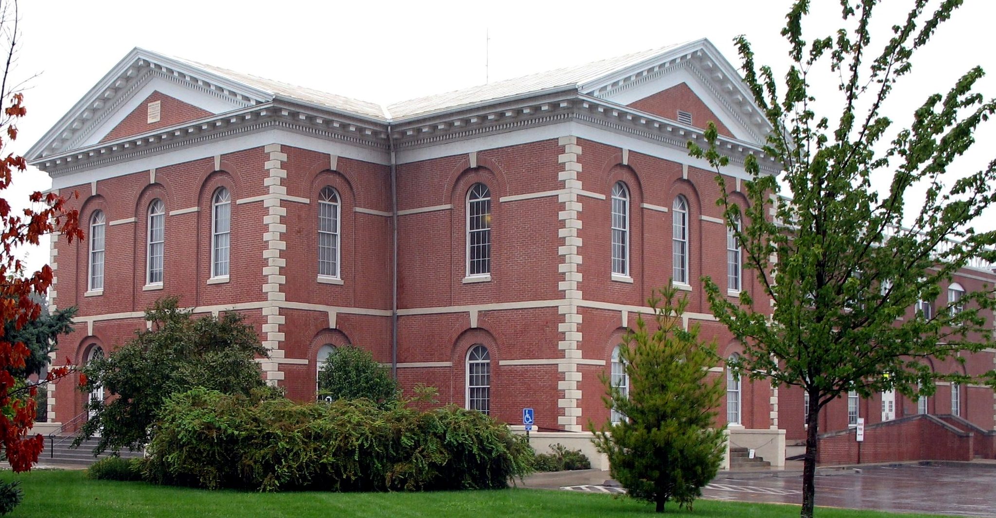 Photo of County Courthouse