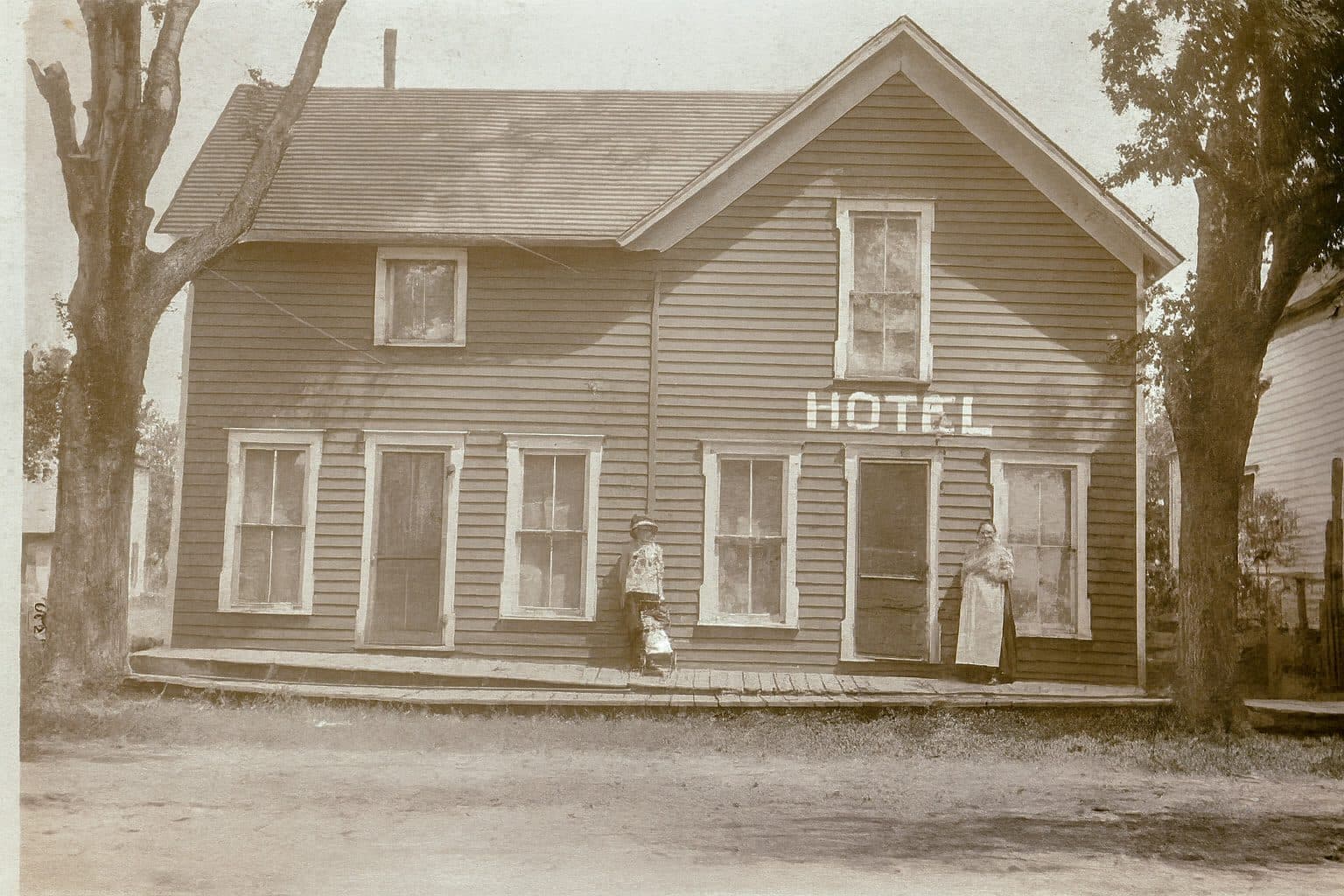 Photo courtesy of North Platte Historical Museum
One of the first hotels in Dearborn adjacent to the Rock Island depot.
